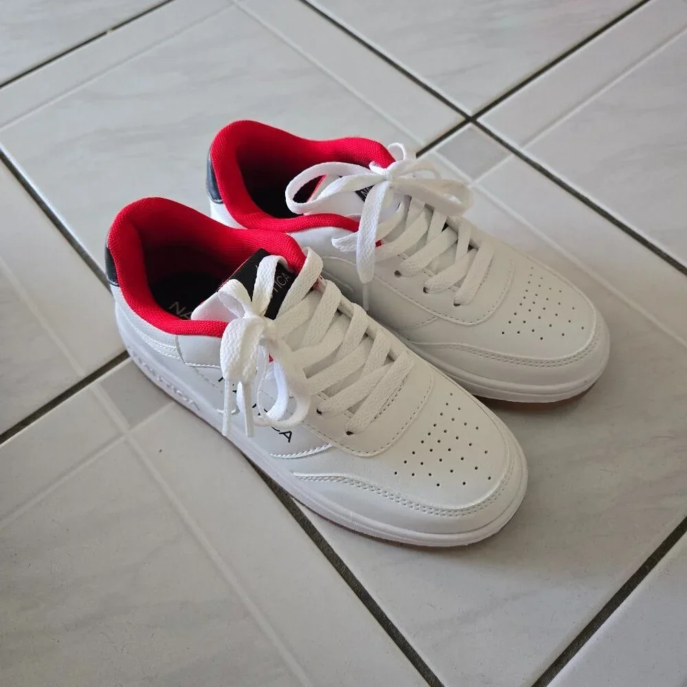 NIB Nautica Low Laceup Sneakers Lake Edge White Gum 1